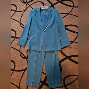Nicole Summers 3 piece suit